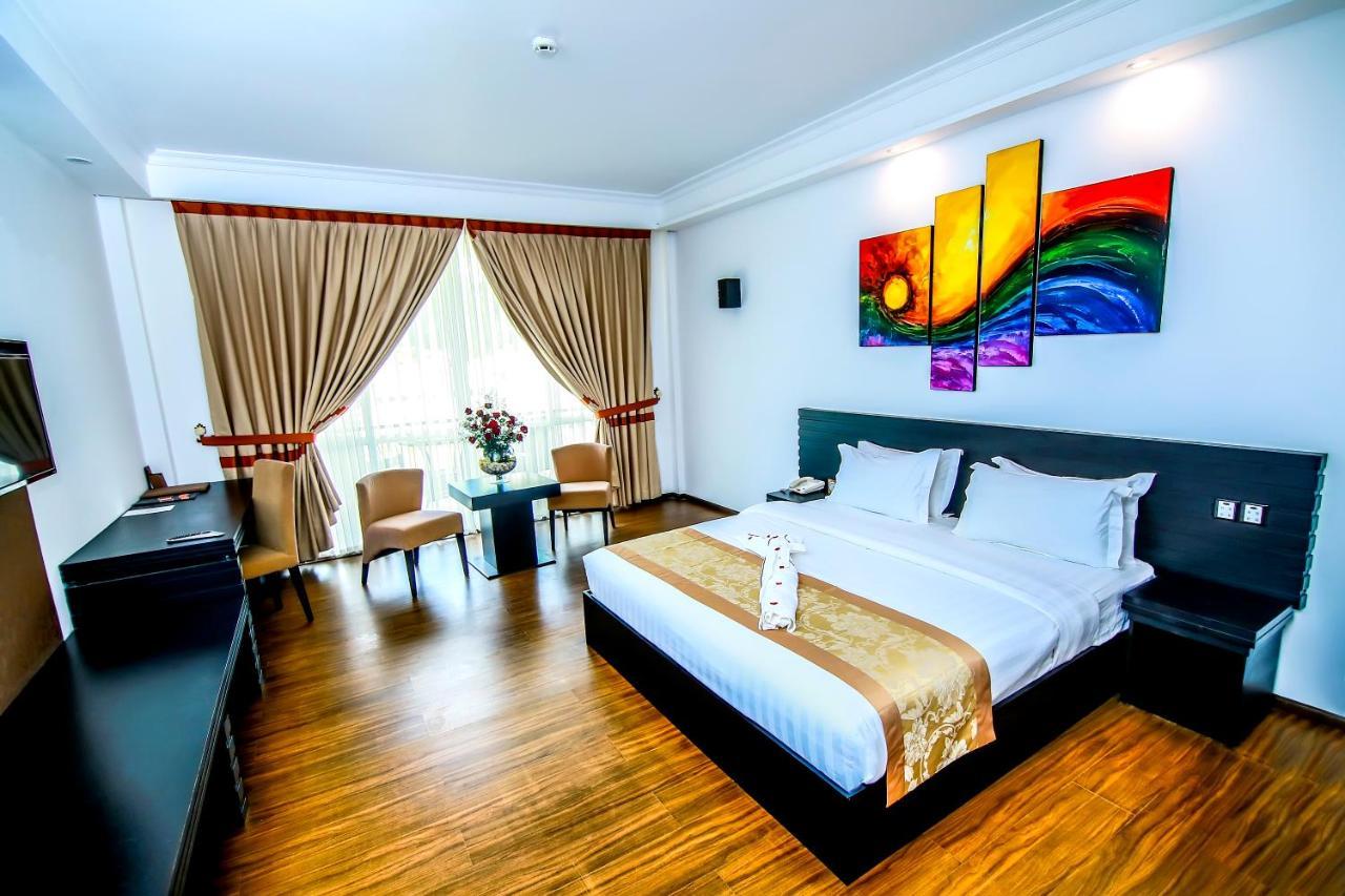 The Covanro Airport Hotel - Katunayake Gampaha Exterior foto
