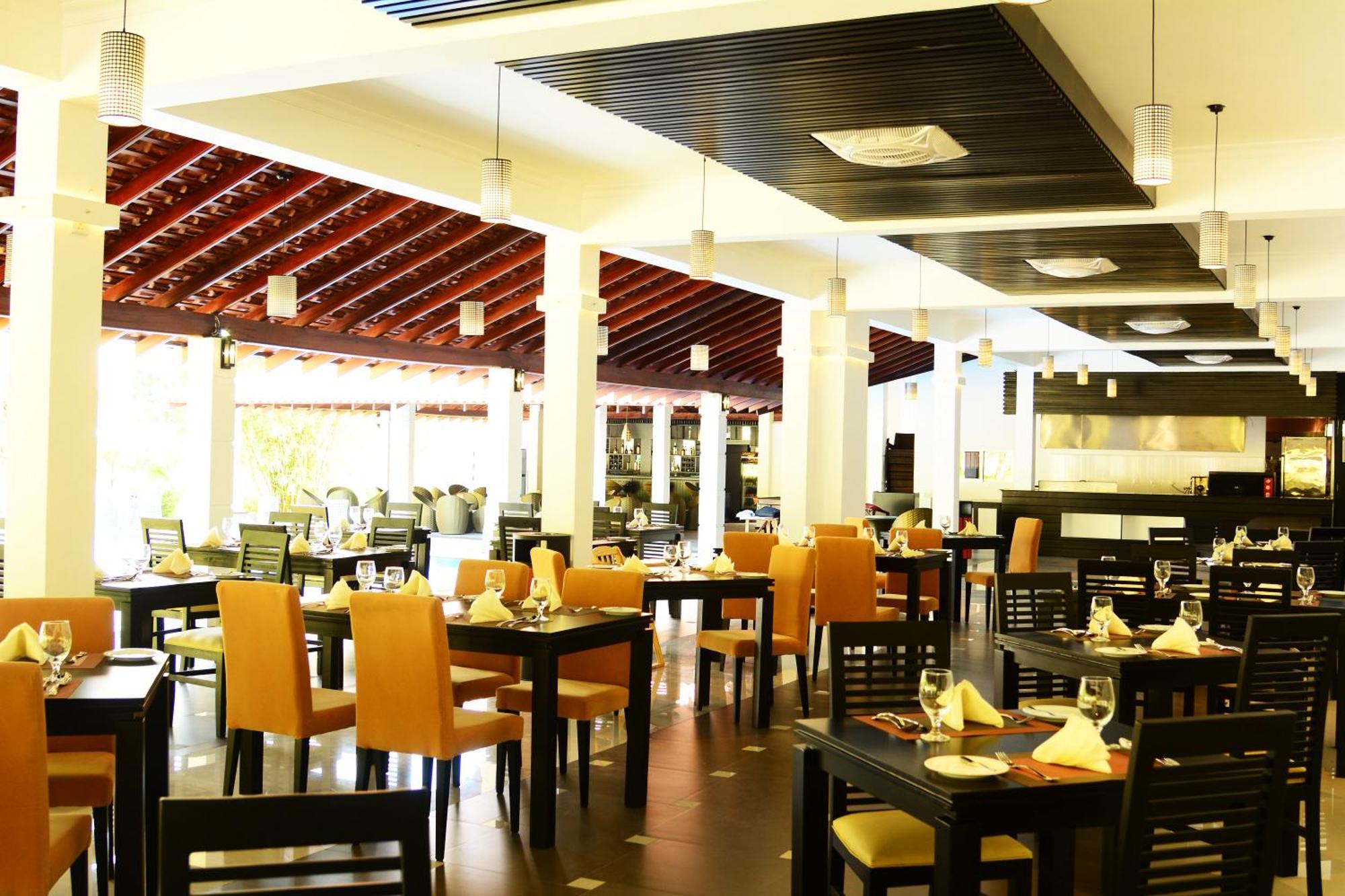 The Covanro Airport Hotel - Katunayake Gampaha Exterior foto