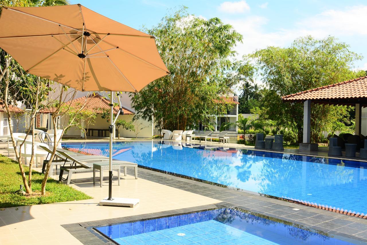 The Covanro Airport Hotel - Katunayake Gampaha Exterior foto